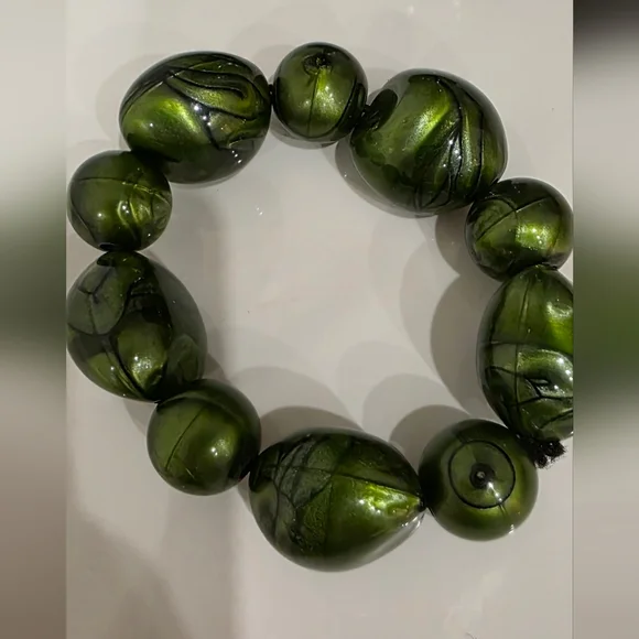 Olive Green Minimalist Bracelet with Sculptural Beads - Picture 2 of 9